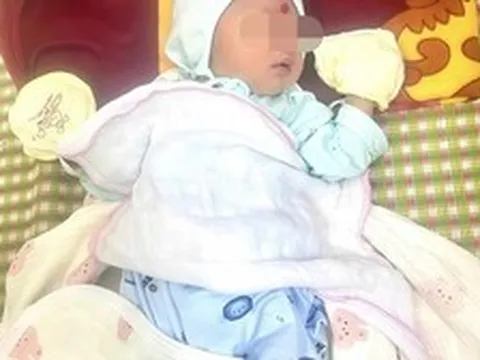Bé trai sơ sinh bị bỏ trước cổng chùa ở Bắc Ninh, kèm thư nhờ cưu mang