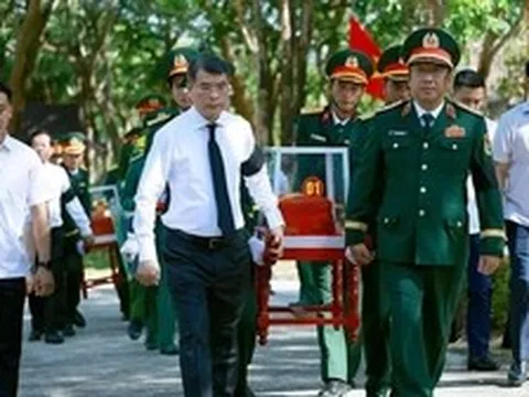 Thủ tướng Lê Minh Hưng dự lễ truy điệu, an táng 28 hài cốt liệt sĩ quân tình nguyện hy sinh tại Lào