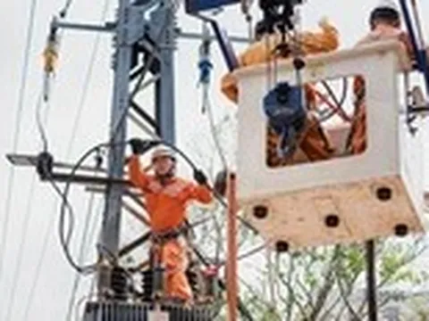 Căng thẳng cung ứng điện tuần tới, đề xuất sớm áp giá điện giờ cao điểm, thấp điểm