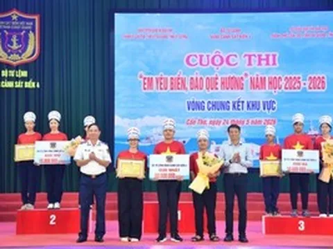 Đội thi của Cà Mau đoạt giải nhất cuộc thi "Em yêu biển, đảo quê hương"