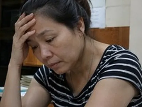4 chữ "CTCT" bí ẩn từ điện thoại con khiến bà mẹ Hà Nội run sợ: Nghe phụ huynh khác giải thích mà thở phào!