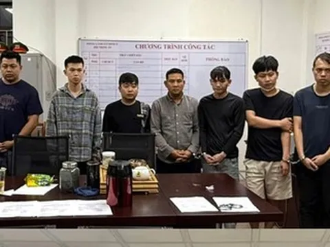 Hơn 32.000 người mắc bẫy nhóm lừa đảo livestream 'cắt đá tìm ngọc'