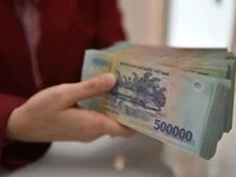 Tiền gửi của dân vào ngân hàng vượt 10,3 triệu tỉ đồng
