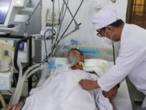 Cà Mau: Nhậu tại nhà, 1 người tử vong, 1 người hôn mê nghi ngộ độc rượu