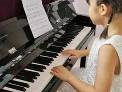 Bố coi trọng 3 điều này, con cái thường sẽ ưu tú