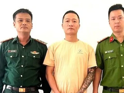 Bắt đối tượng truy nã nguy hiểm khi đang tìm cách vượt biên sang Lào