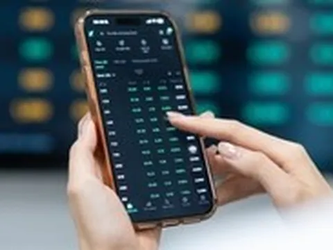 Cổ phiếu dầu khí bị bán tháo, VN-Index vẫn hồi phục gần 9 điểm