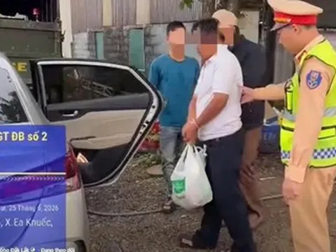 Điều bất ngờ về người đàn ông bỏ xe chạy bộ khi thấy CSGT