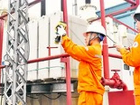 Phá kỷ lục tiêu thụ điện do nắng nóng, huy động nguồn điện đắt đỏ phục vụ giờ cao điểm
