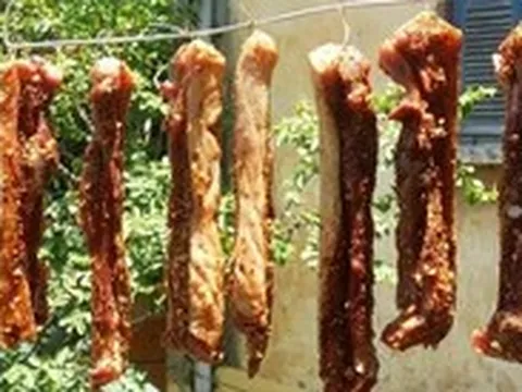 Trào lưu làm ‘thịt một nắng’ dưới nền nhiệt vượt 40 độ C, liệu có an toàn?