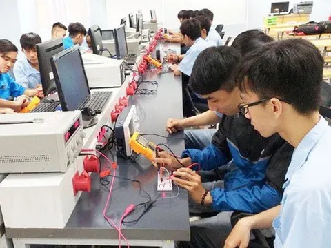 Bộ GD&ĐT đề xuất mở rộng lựa chọn ngoại ngữ trong giáo dục nghề nghiệp