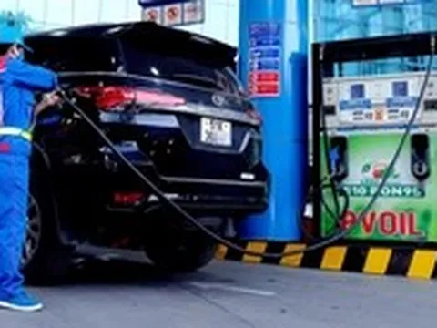 Thực hư chuyện phải ‘lắc xe’ trước khi dùng xăng E10?
