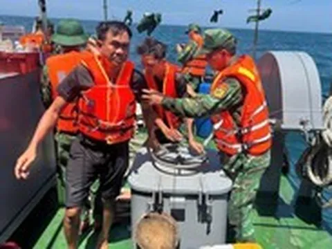 Cứu được toàn bộ 11 người trong vụ chìm tàu ở Hải Phòng