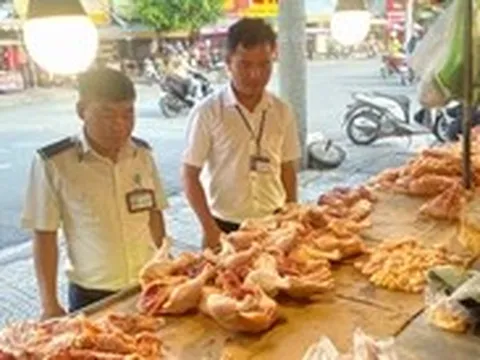 TP.HCM: Tăng kiểm tra tại các chợ, nhiều tiểu thương bị phạt vì địa điểm giết mổ gà, vịt