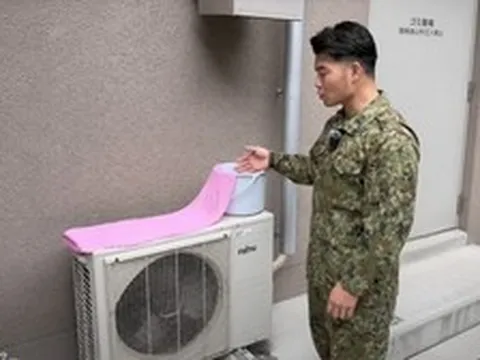 Chỉ cần xô nước và khăn tắm, người Nhật chia sẻ mẹo cực đơn giản có thể giảm một nửa tiền điện điều hòa giữa mùa hè
