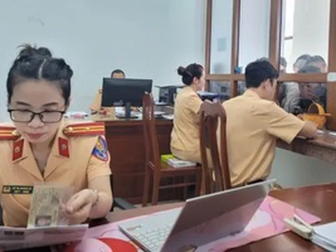 CSGT Gia Lai lật tẩy chiêu “thế thân” né trừ điểm giấy phép lái xe