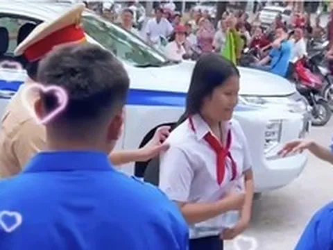 “Con lên xe”: Hành động đẹp của CSGT Đồng Nai giữa mùa thi lan tỏa mạng xã hội