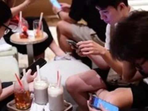 Với 1,29 tỉ lượt tải, người dùng Việt chơi game di động nhiều và lâu hàng đầu khu vực