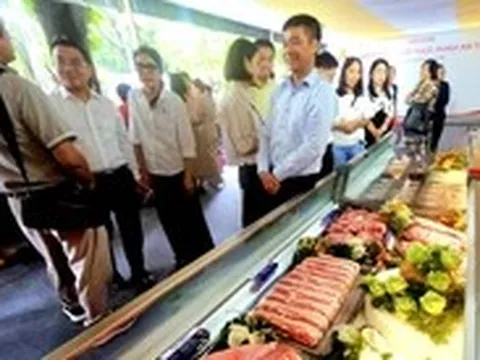 Với hơn 2,5 triệu học sinh, TP.HCM làm gì để suất ăn học đường được an toàn?
