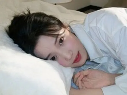 Tôi giữ cho mình luôn mát mẻ trong những đêm nóng bức bằng cách cho 1 món đồ chẳng ai ngờ đến vào tủ đông