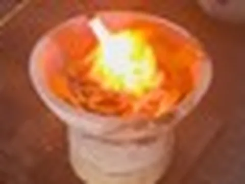 Dọn nhà phát hiện chiếc bát cũ của ông cố, chàng trai mang đi kiểm tra thì lộ bí mật khó tin