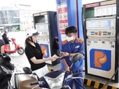 Bộ Công Thương điều chỉnh giảm mạnh giá xăng dầu