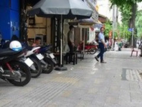 Người dân TP.HCM mong muốn sớm quy định sử dụng vỉa hè cho buôn bán