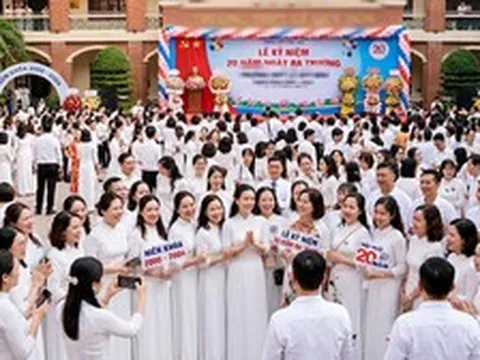 Đăng ảnh dự thi hoa khôi nhân dịp 20 năm ra trường, tôi không ngờ một bình luận vô tình lại khiến gia đình tôi lao đao