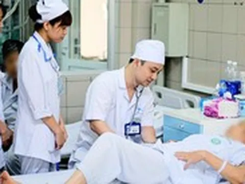 Chính thức tăng phụ cấp đặc thù cho nhân viên y tế, có hiệu lực từ 15-7