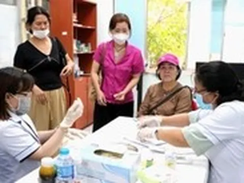 Bệnh viện Lê Văn Việt 'tiếp sức' 4 trạm y tế phường, giảm cảnh người dân đi xa khám bệnh