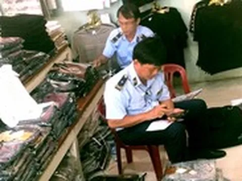 Khánh Hòa phát hiện gần 1.000 sản phẩm giả mạo nhãn hiệu Nike, Adidas, Crocs