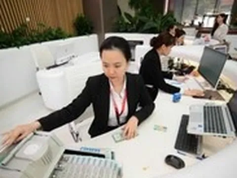 Vì sao nhà đầu tư chứng khoán theo dõi sát lãi suất liên ngân hàng?