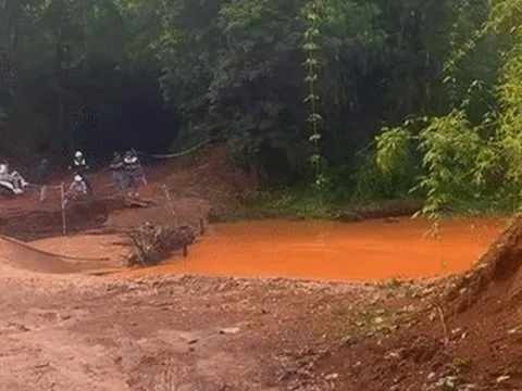 Đồng Nai tạm dừng lưu thông qua cầu tạm Mã Đà do sạt lở