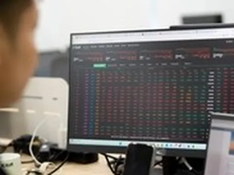 Chứng khoán 4-6: Dòng tiền đang luân chuyển ra sao giữa các nhóm ngành?