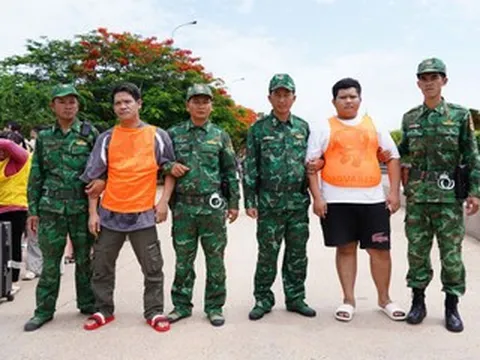 Tiếp nhận 180 công dân do Campuchia trao trả, phát hiện 2 đối tượng bị truy nã