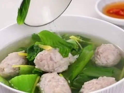 Thứ rau đắng ngắt tưởng khó nuốt đem quết với loại cá dẻo quánh này, nước canh ngọt lịm, tỉnh người sau 5 phút đi nắng