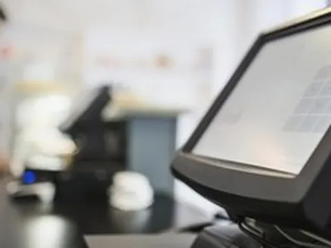 Tài khoản bất ngờ nhận 571 nghìn tỷ đồng, người đàn ông 32 tuổi rơi vào cảnh túng quẫn, thẻ ngân hàng lập tức đóng băng