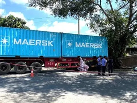 Vụ xe container tông công nông: Thêm 1 nạn nhân tử vong
