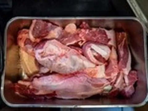 Tranh luận về ăn uống lành mạnh ở Mỹ: Nhóm ăn nhiều thịt lấn át nhóm ăn chay