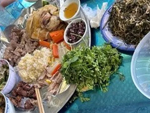 3 giờ sáng tôi đã dậy đi chợ, cùng em chồng làm 5 mâm cỗ, nhưng khi họ hàng kéo đến, câu đầu tiên họ nói khiến tôi rã rời