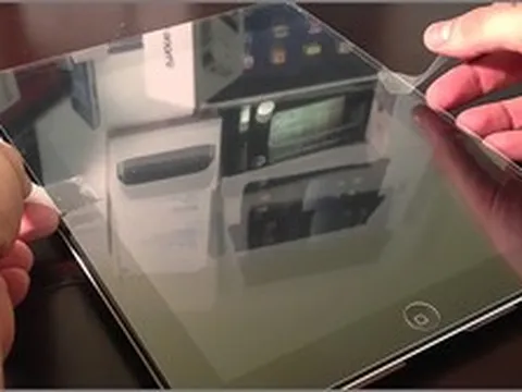 Chiếc iPad của chồng xưa nay để mở, hôm qua bỗng dưng cài mật khẩu, tôi bấm bừa để rồi sững sờ với màn hình hiện ra