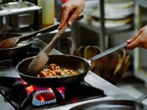 Nấu ăn ít nhất một lần mỗi tuần có thể giúp giảm nguy cơ mất trí nhớ