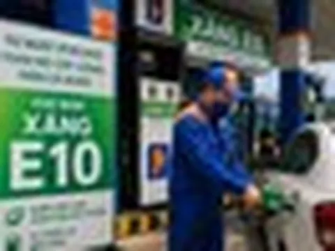 Đổ xăng E10 cho xe cũ, chủ xe nên kiểm tra chi tiết này trước khi quá muộn