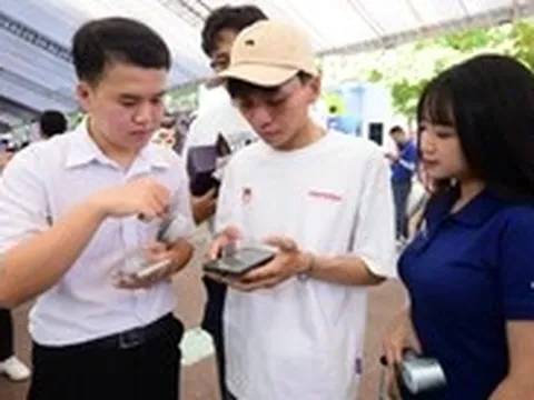 Tại Lễ hội Tài chính số, lần đầu khách hàng được tự quyết hạng thẻ tín dụng