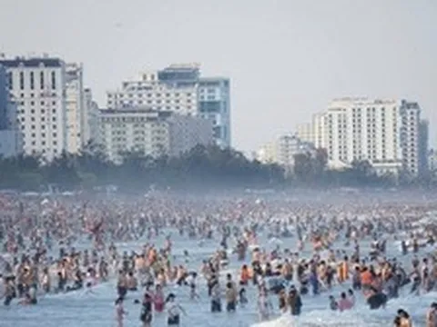 "Một nửa Việt Nam đang gặp nhau ở Sầm Sơn"