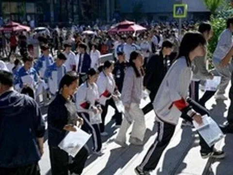 Gần 13 triệu học sinh Trung Quốc bước vào kỳ thi đại học "khốc liệt nhất hành tinh"