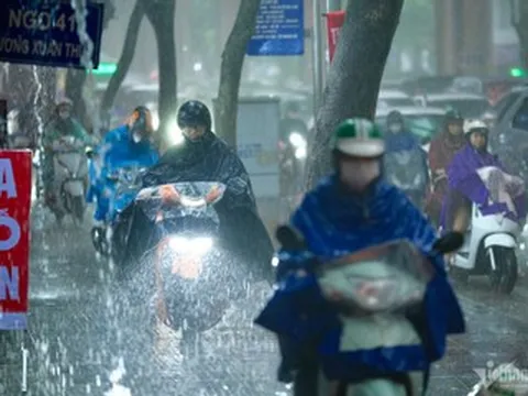 Hà Nội đón không khí lạnh từ tối 8/6, mưa lớn và nhiệt độ giảm còn 23 độ