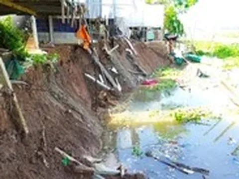 Sạt lở bờ sông ở An Giang đe dọa trực tiếp đến đời sống người dân