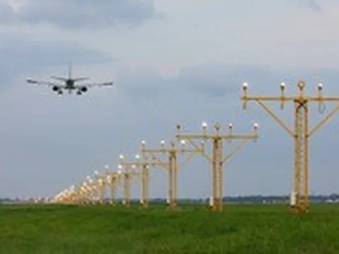 Diều xuất hiện gần sân bay Nội Bài khiến 7 chuyến bay bị ảnh hưởng