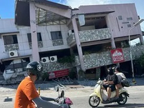 Động đất Philippines: Thương vong tăng, sóng thần tới Nhật Bản